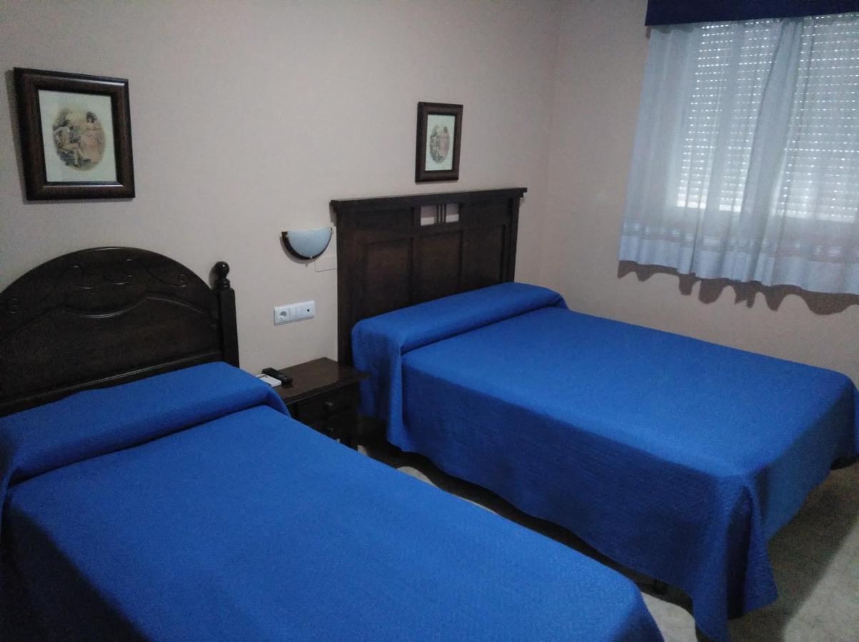 Hostal El Poligono Hotel Lucena Luaran gambar